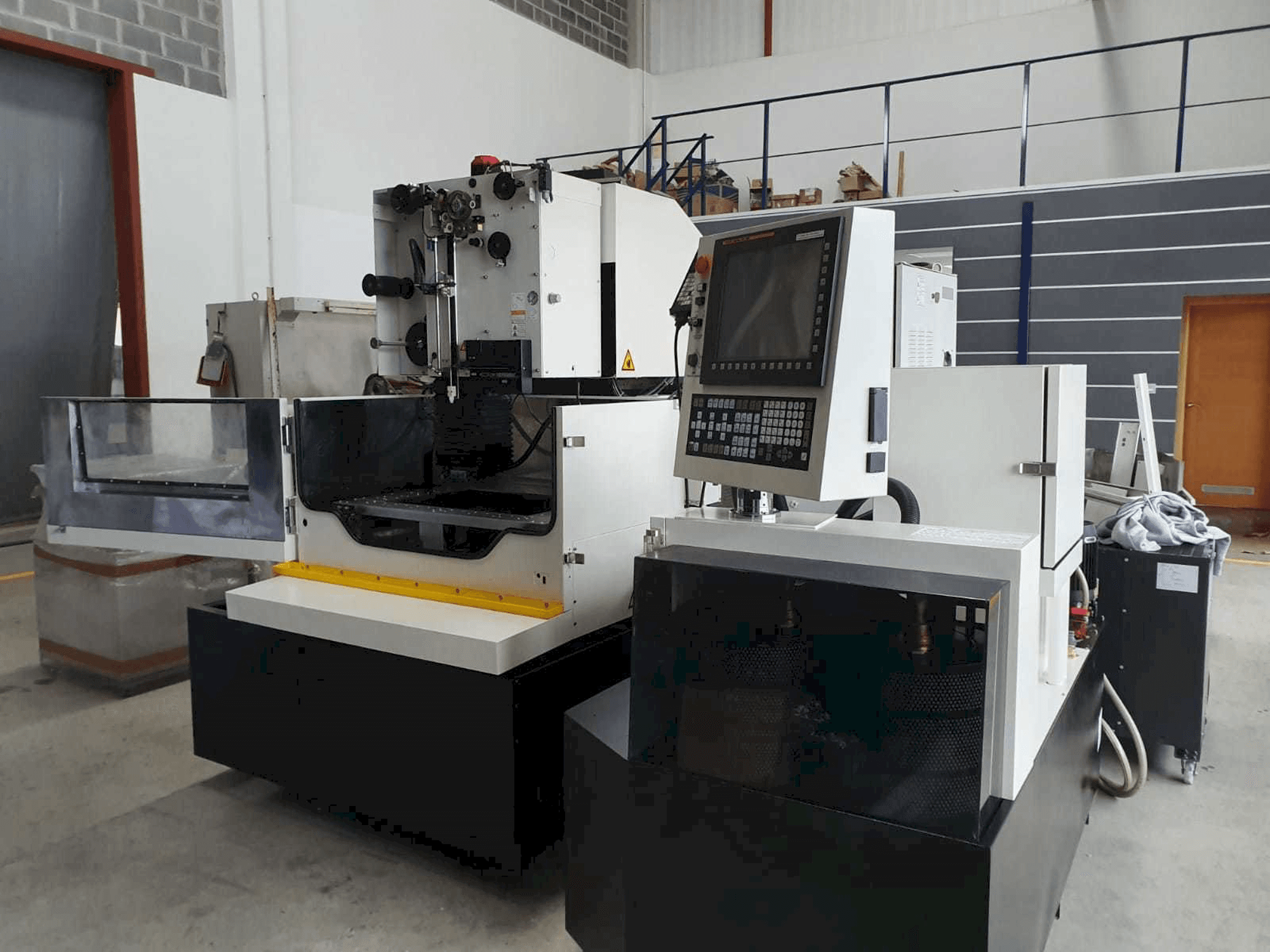 Front view of FANUC Robocut α-1iE machine