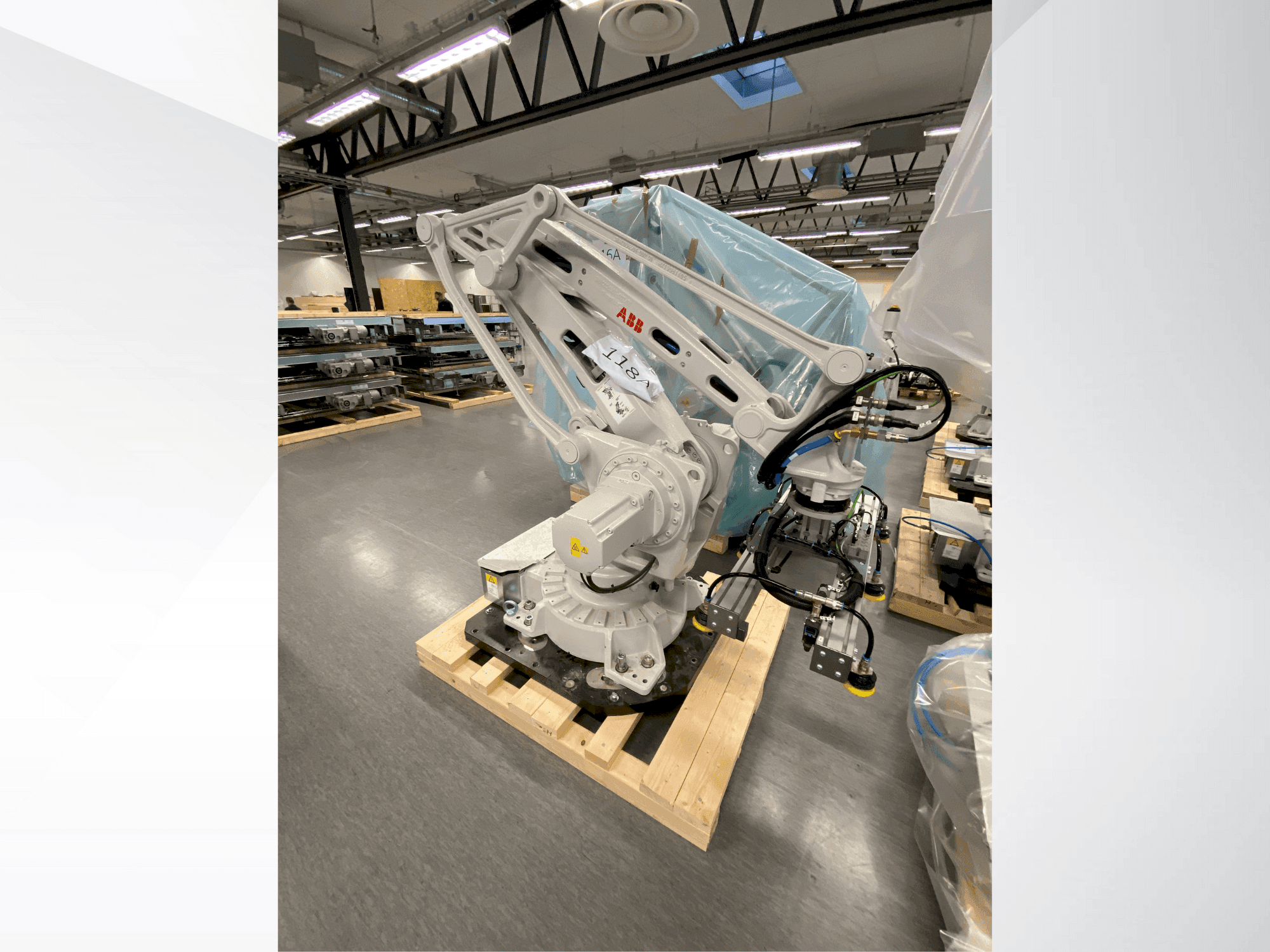 Front view of ABB IRB 460-110/2.4 machine