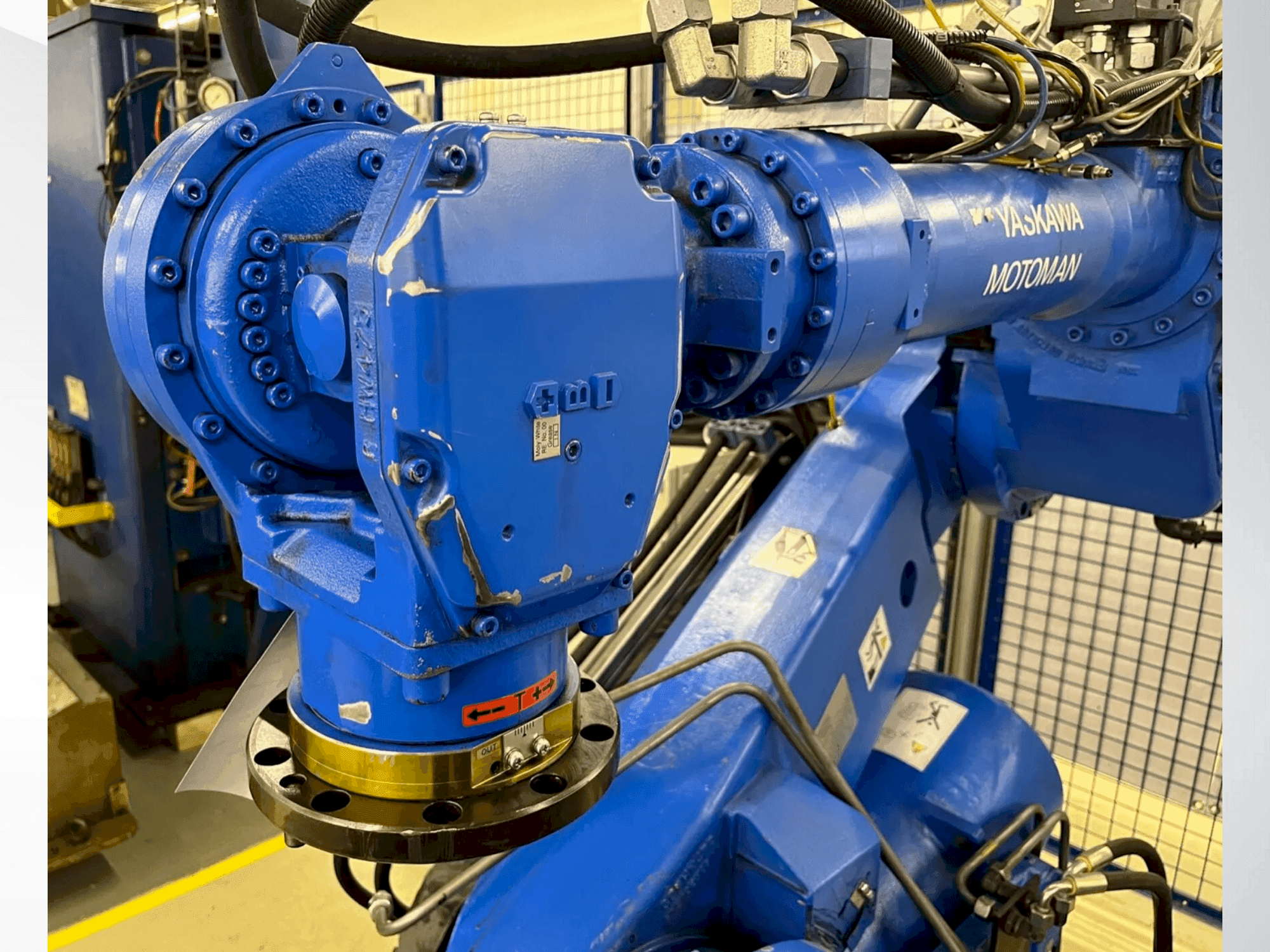 Front view of Yaskawa Motoman ES 165D machine