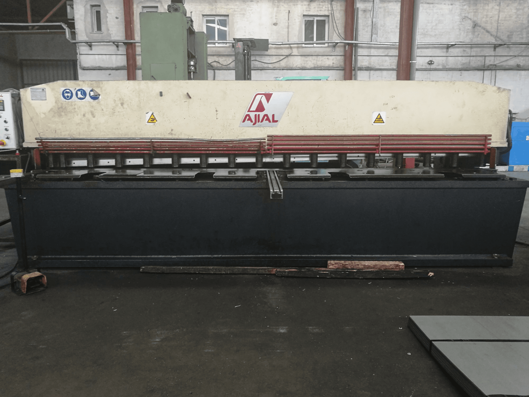 Front view of Ajial CB-640 machine