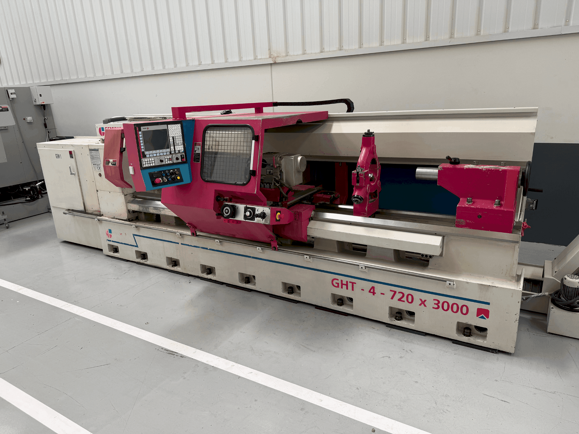 Front view of Geminis GHT-4 720 x 3000 machine