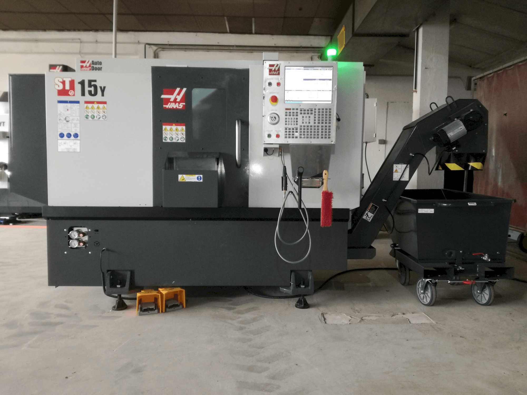 Front view of HAAS ST 15y machine