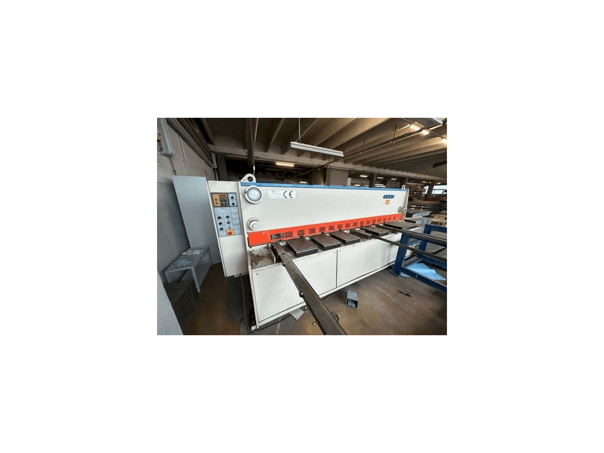 Front view of LVD HST-C 31/6 machine