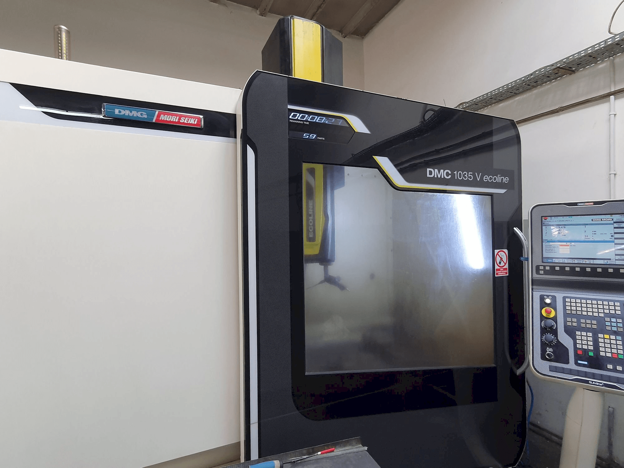 Front view of DMG MORI DMC 1035V Ecoline machine