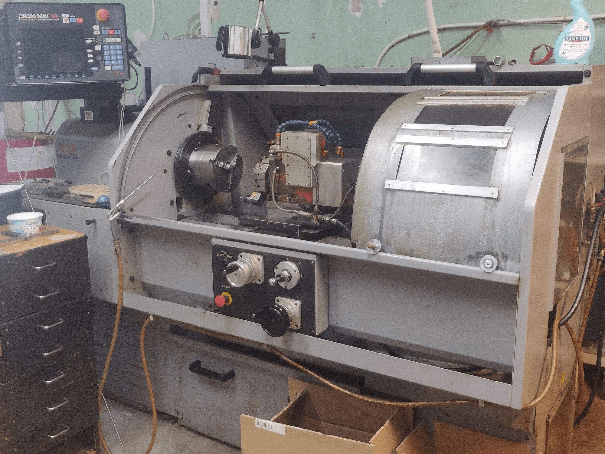 Left side view of XYZ VL355 machine