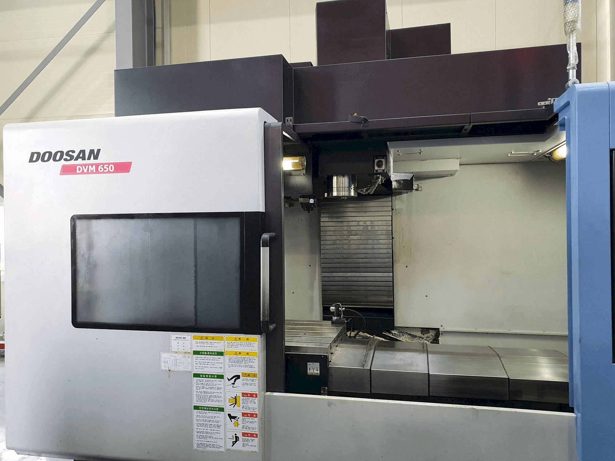 Front view of Doosan DVM 650 machine