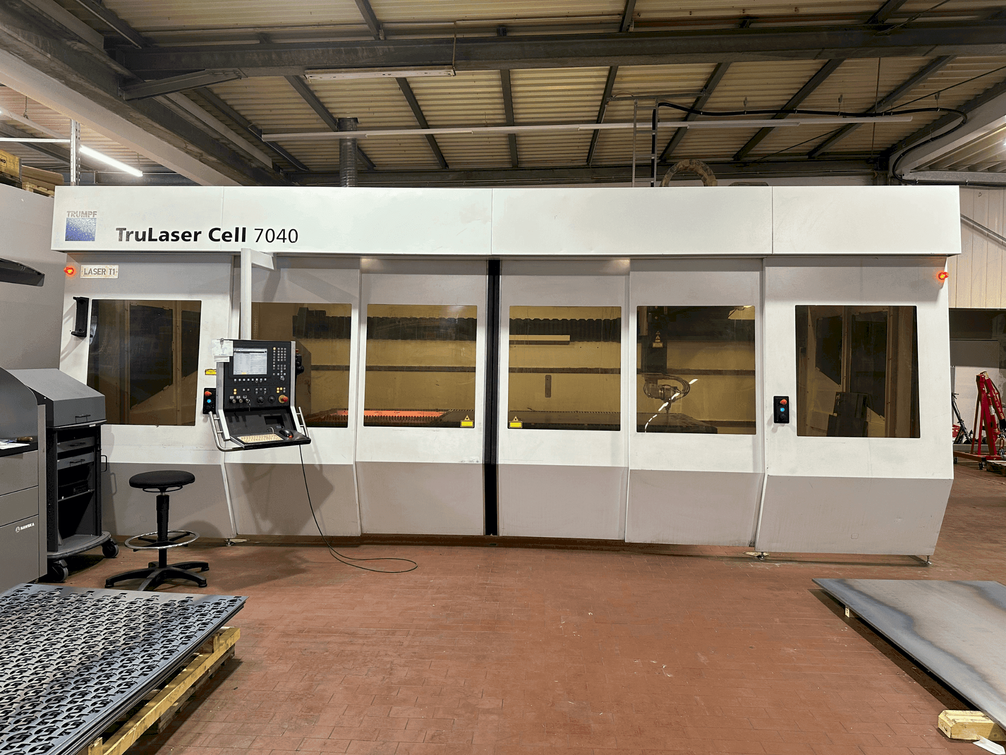 Front view of TRUMPF TruLaser Cell 7040 machine