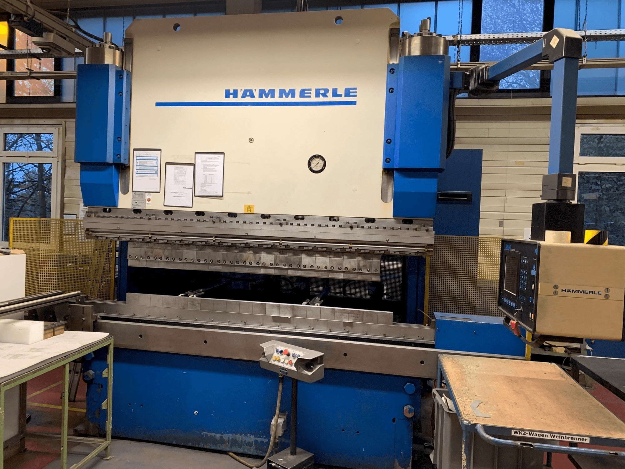 Front view of HAMMERLE AP 200 2600 Serie 3 machine