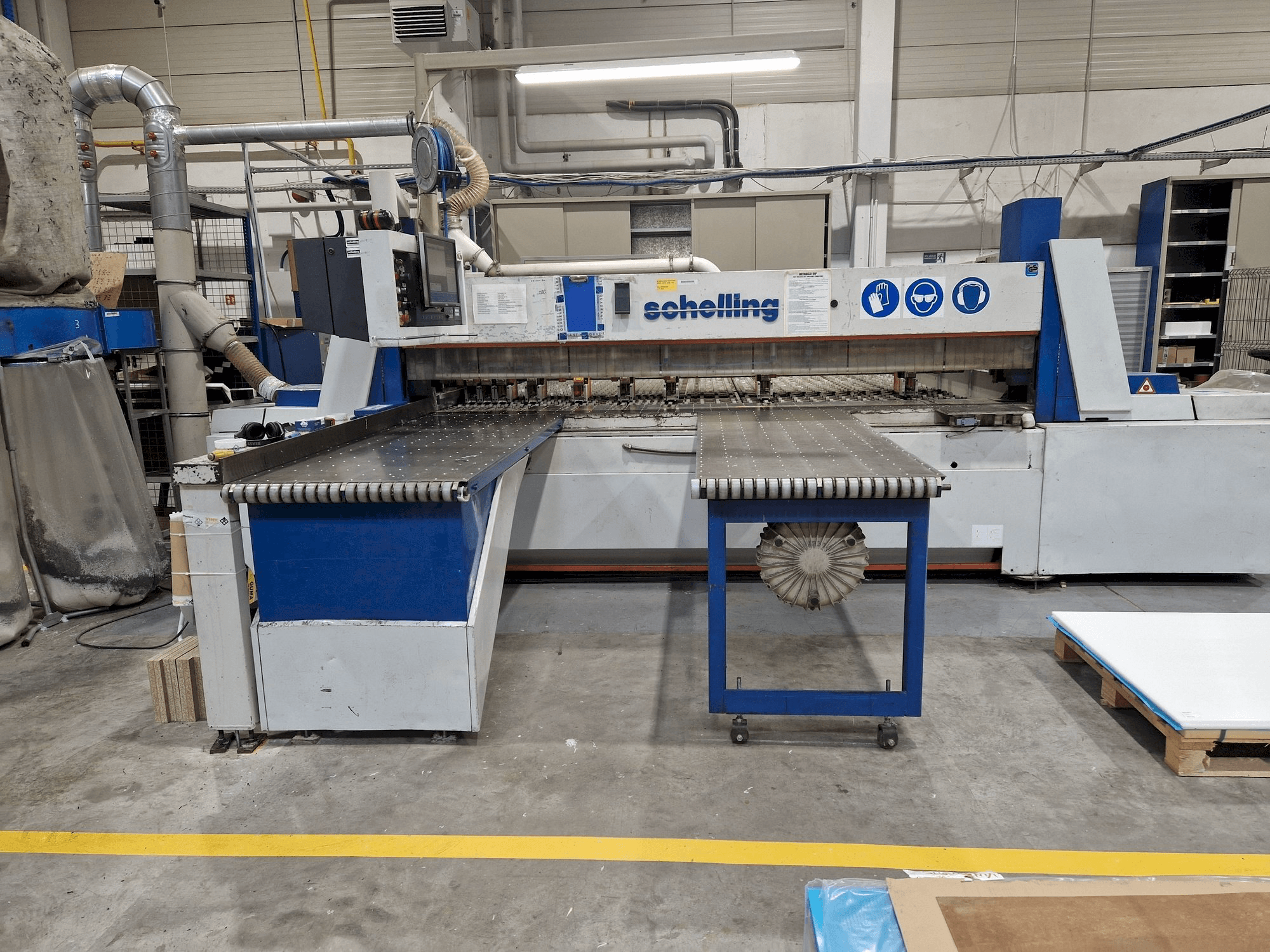 Front view of SCHELLING FWM-330 machine
