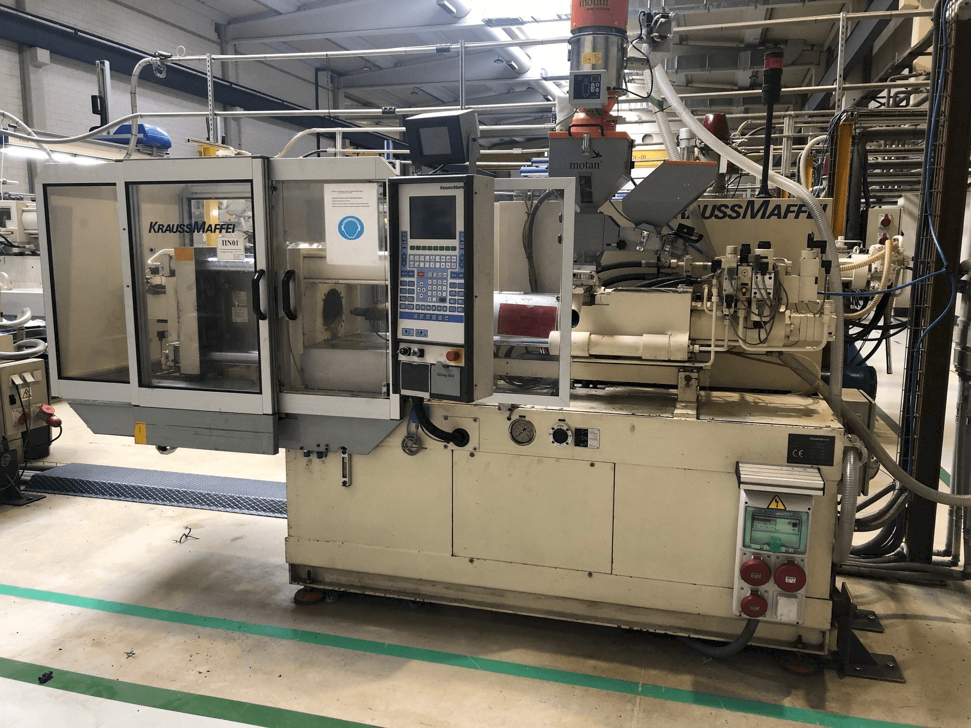 Front view of Krauss Maffei 50-190 C1 machine
