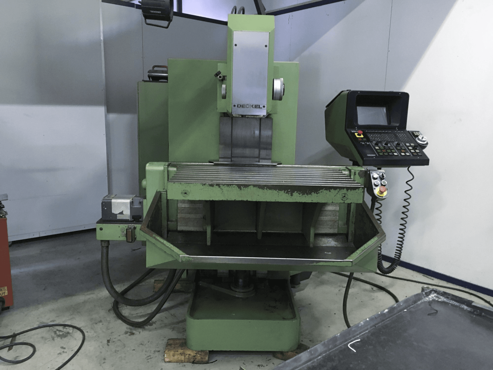 Front view of DECKEL FP4NC Machine