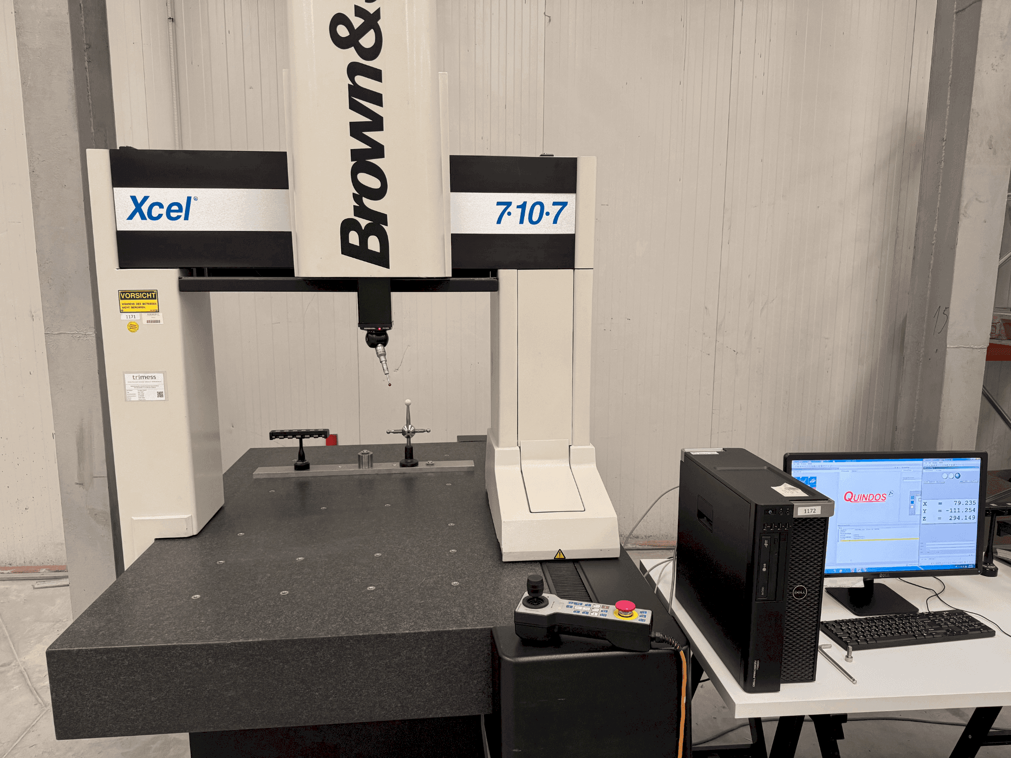 Front view of BROWN & SHARPE XCEL 7107 machine