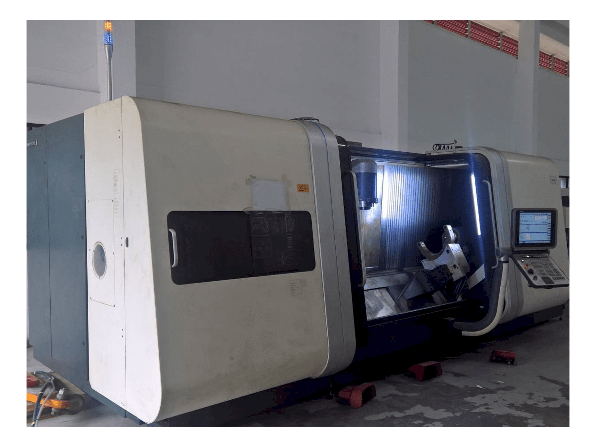 Front view of DMG MORI CTX Beta 2000 TC machine
