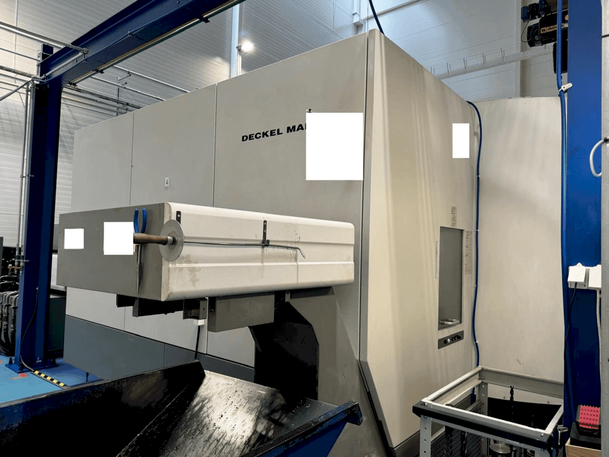 Front view of DMG MORI DMC 125 FD duoBLOCK machine