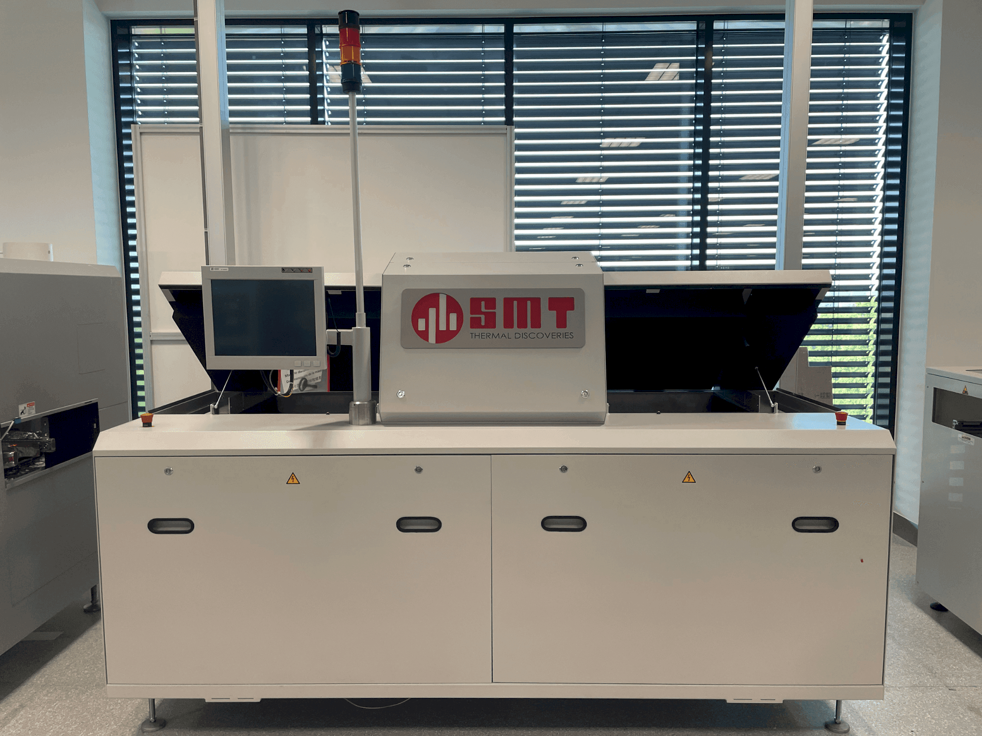 Front view of SMT UV 3/-3 machine