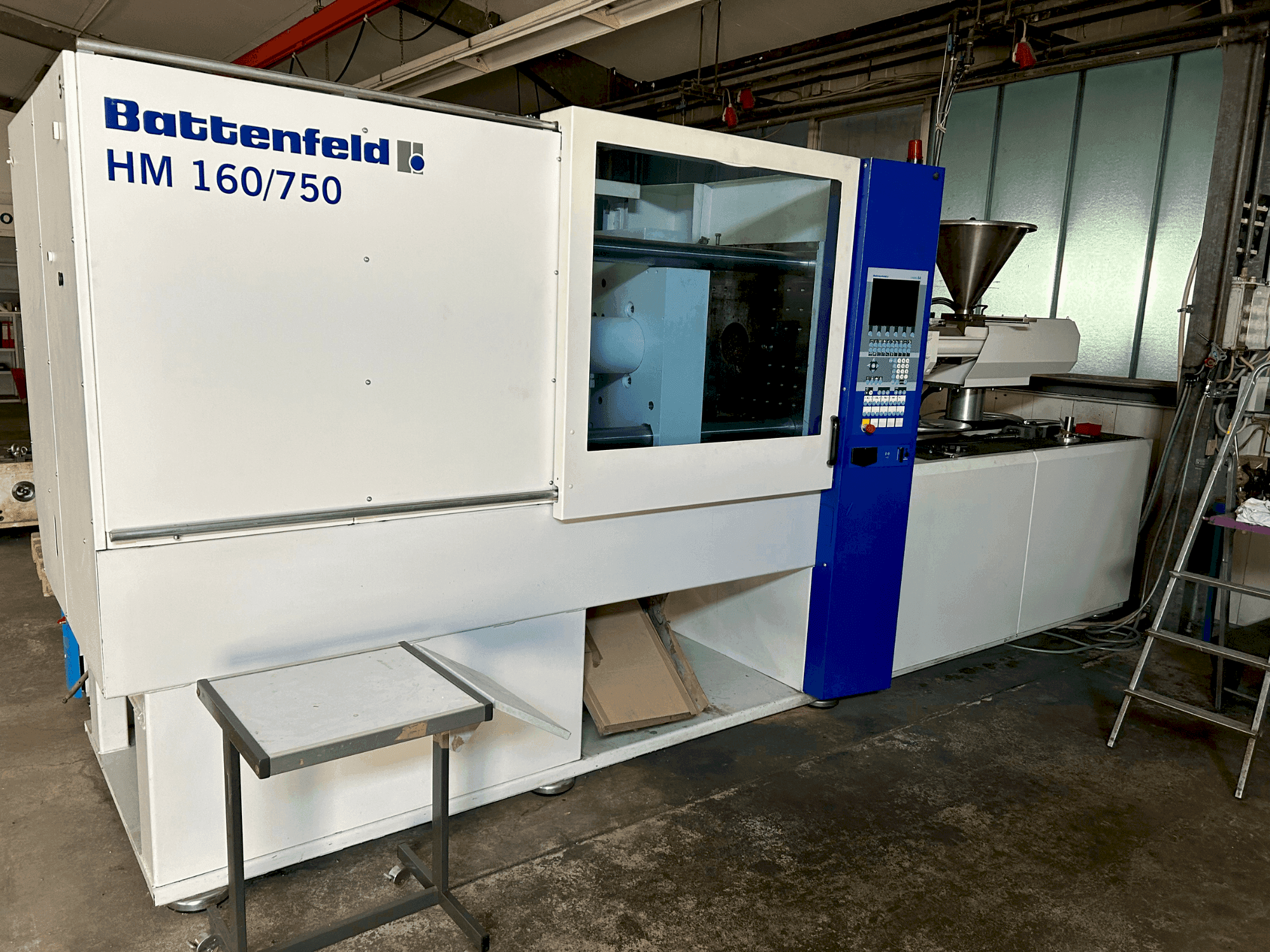 Front view of Battenfeld HM160/750E machine