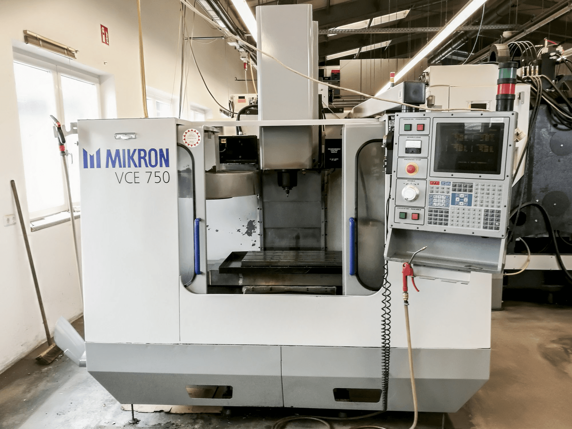 Front view of HAAS VCE 750 Machine