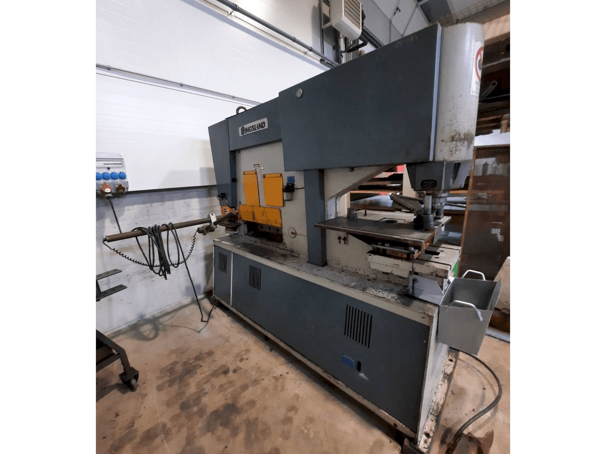 Front view of HACO-KINGSLAND MULTI 125 machine