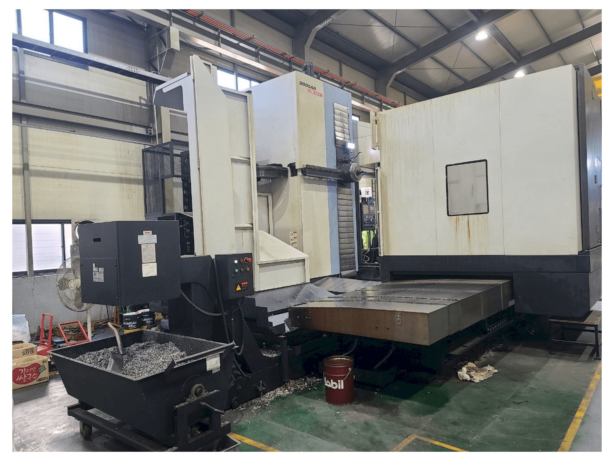 Front view of Doosan DBC250II machine