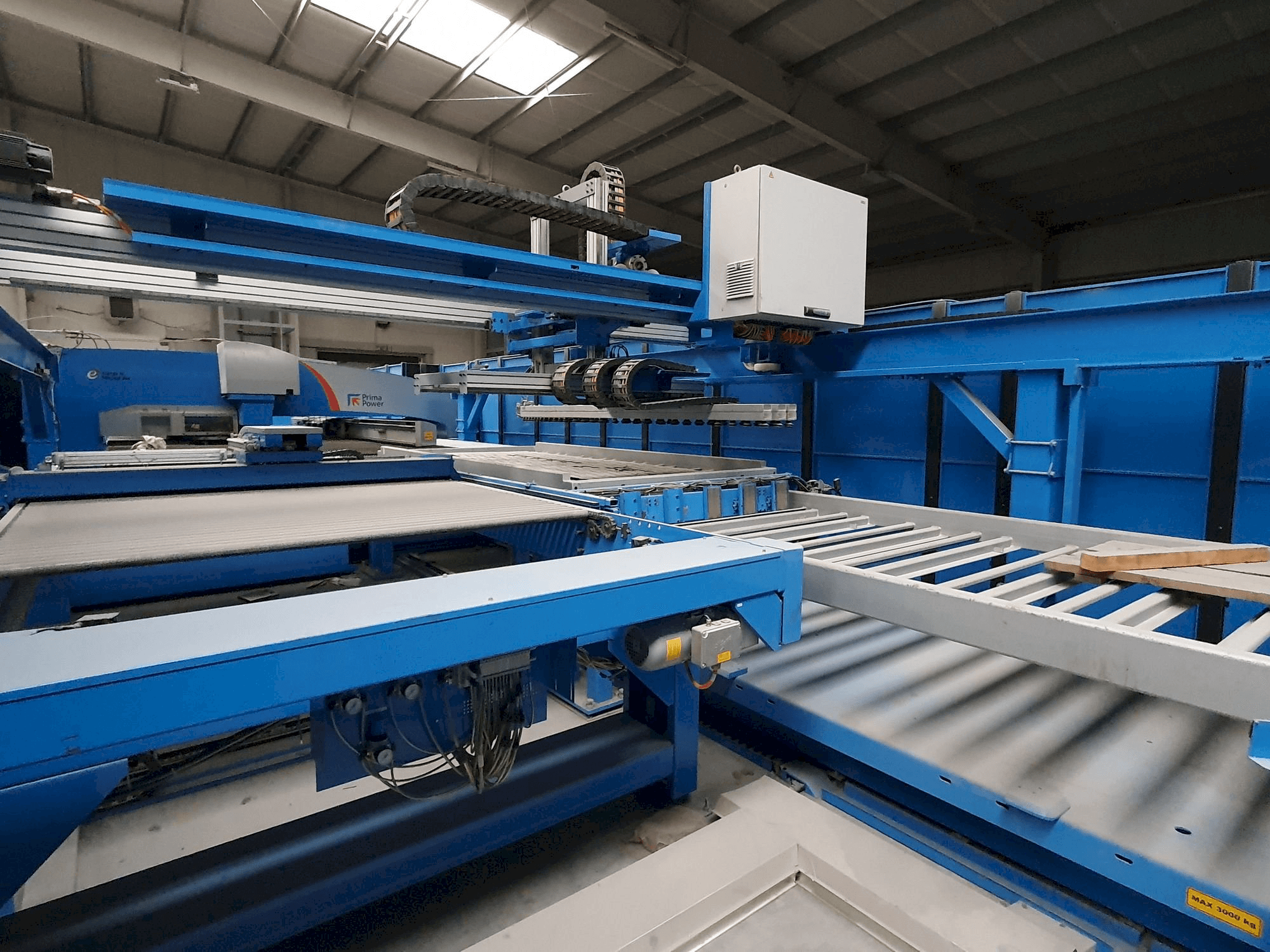 Front view of Prima Power LPe6f machine