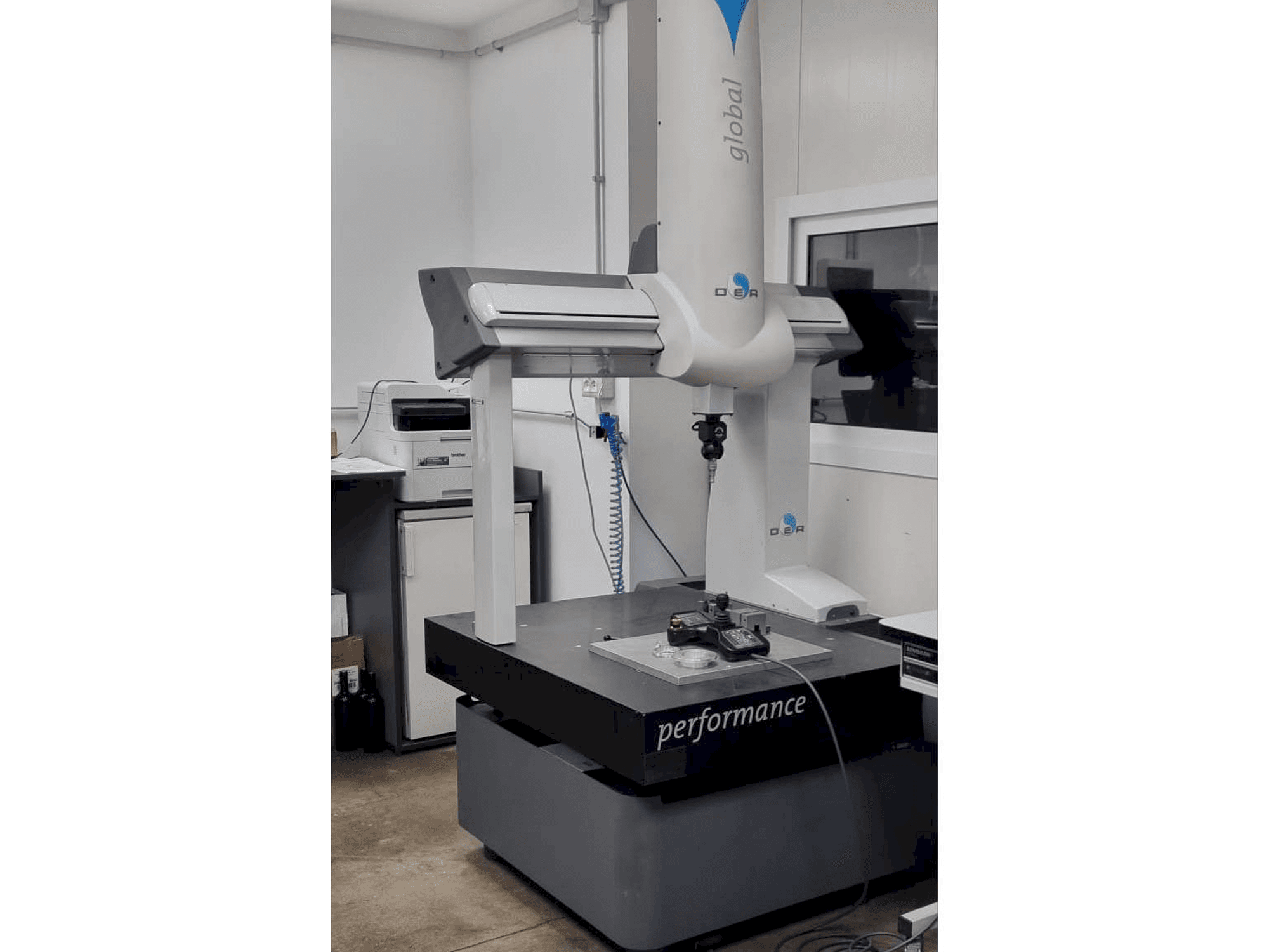 Front view of DEA Global 070505 machine
