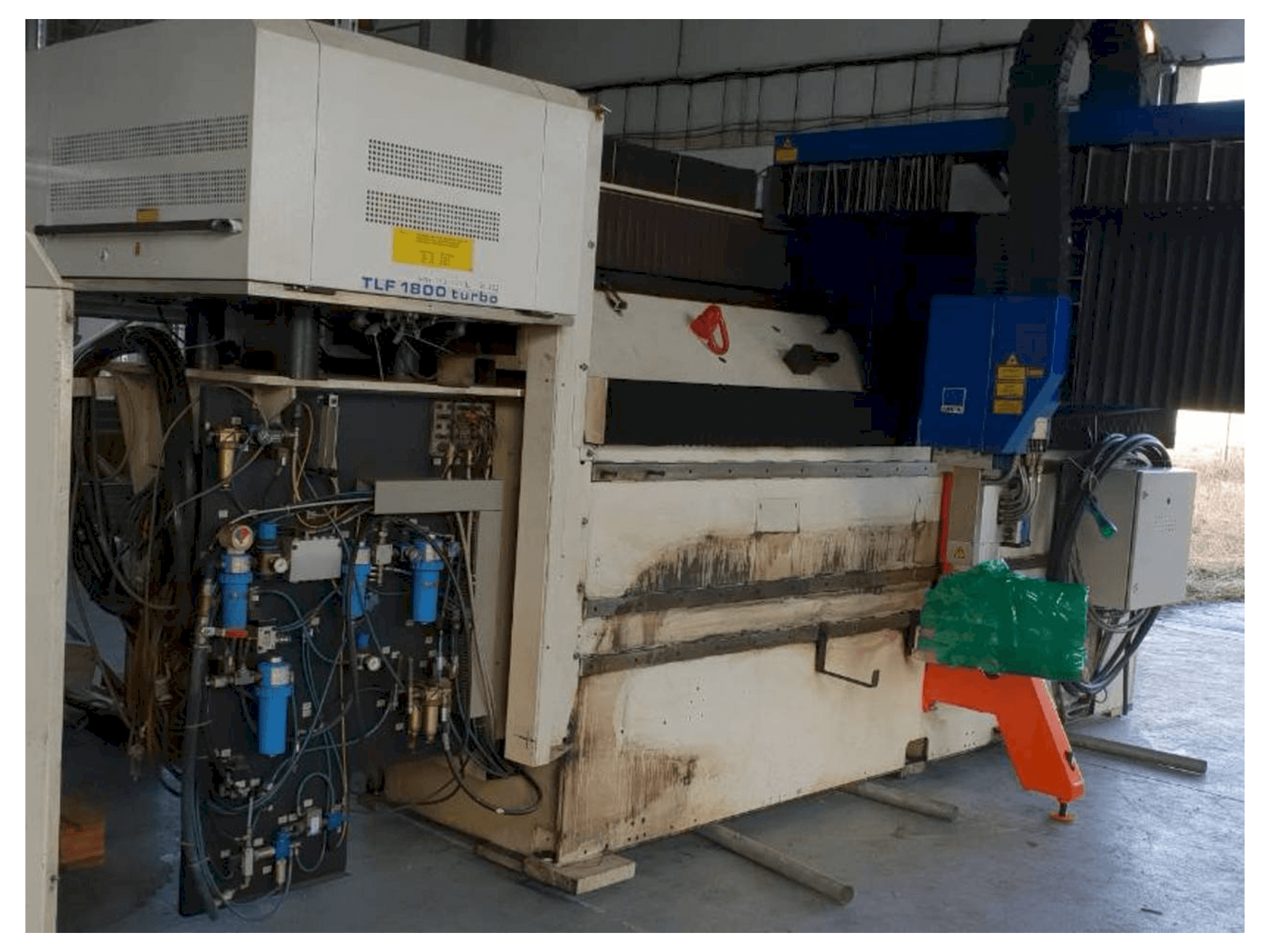 Front view of Trumpf Lasercell TLC 1005 machine