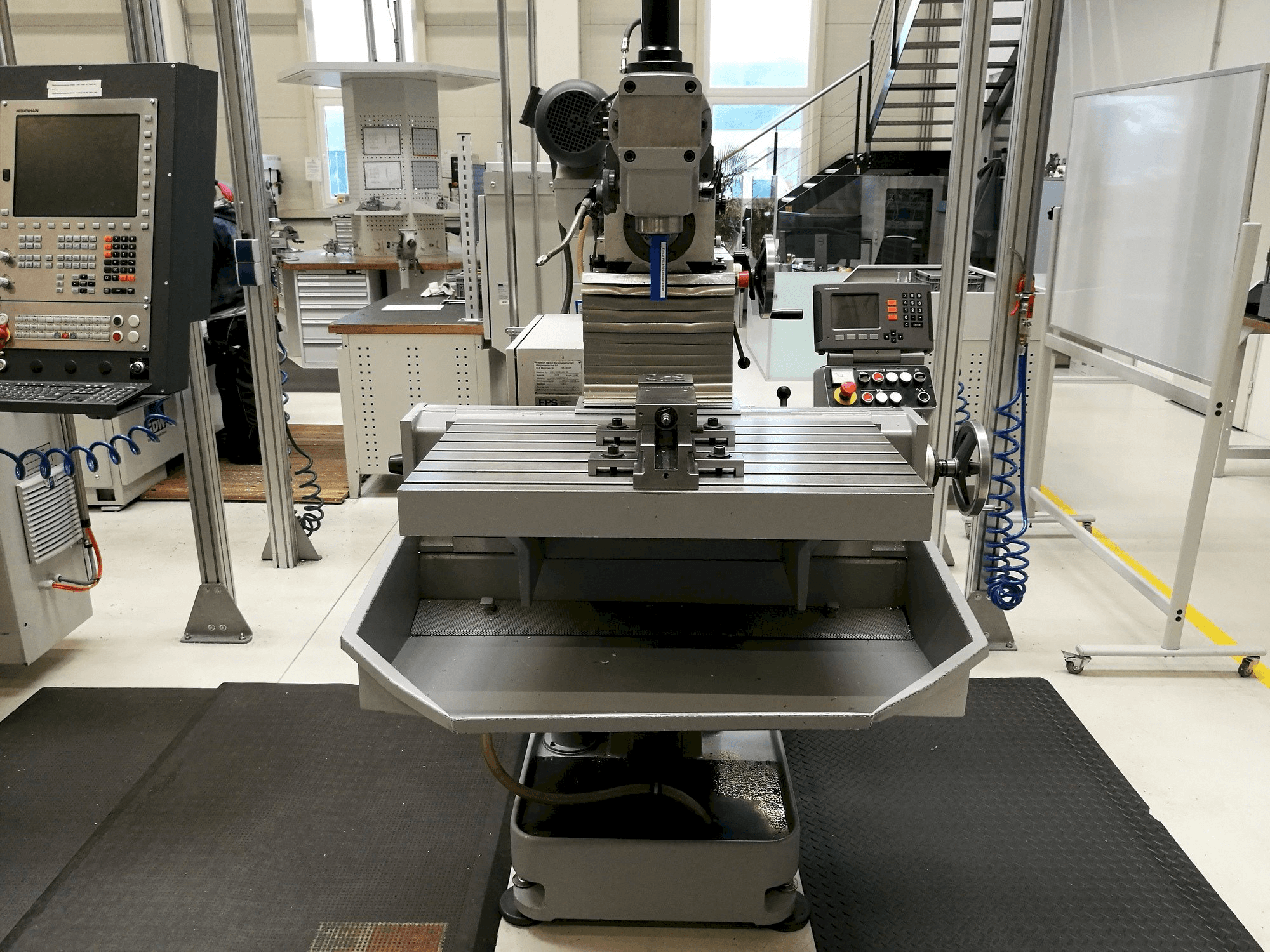 Front view of DECKEL FP4 machine