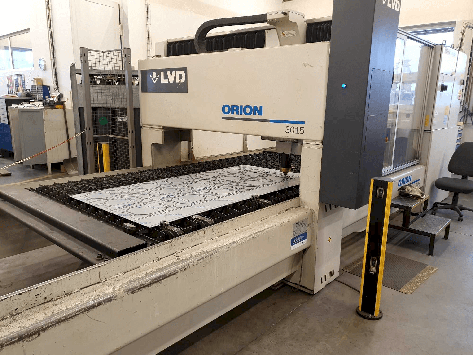 Left side view of LVD Orion 3015 machine