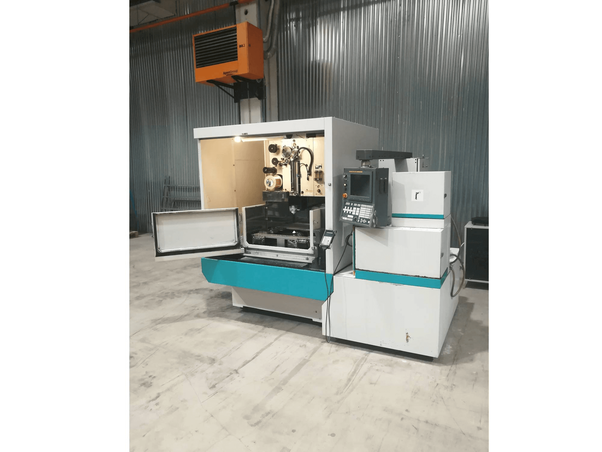 Front view of FANUC 1iC machine
