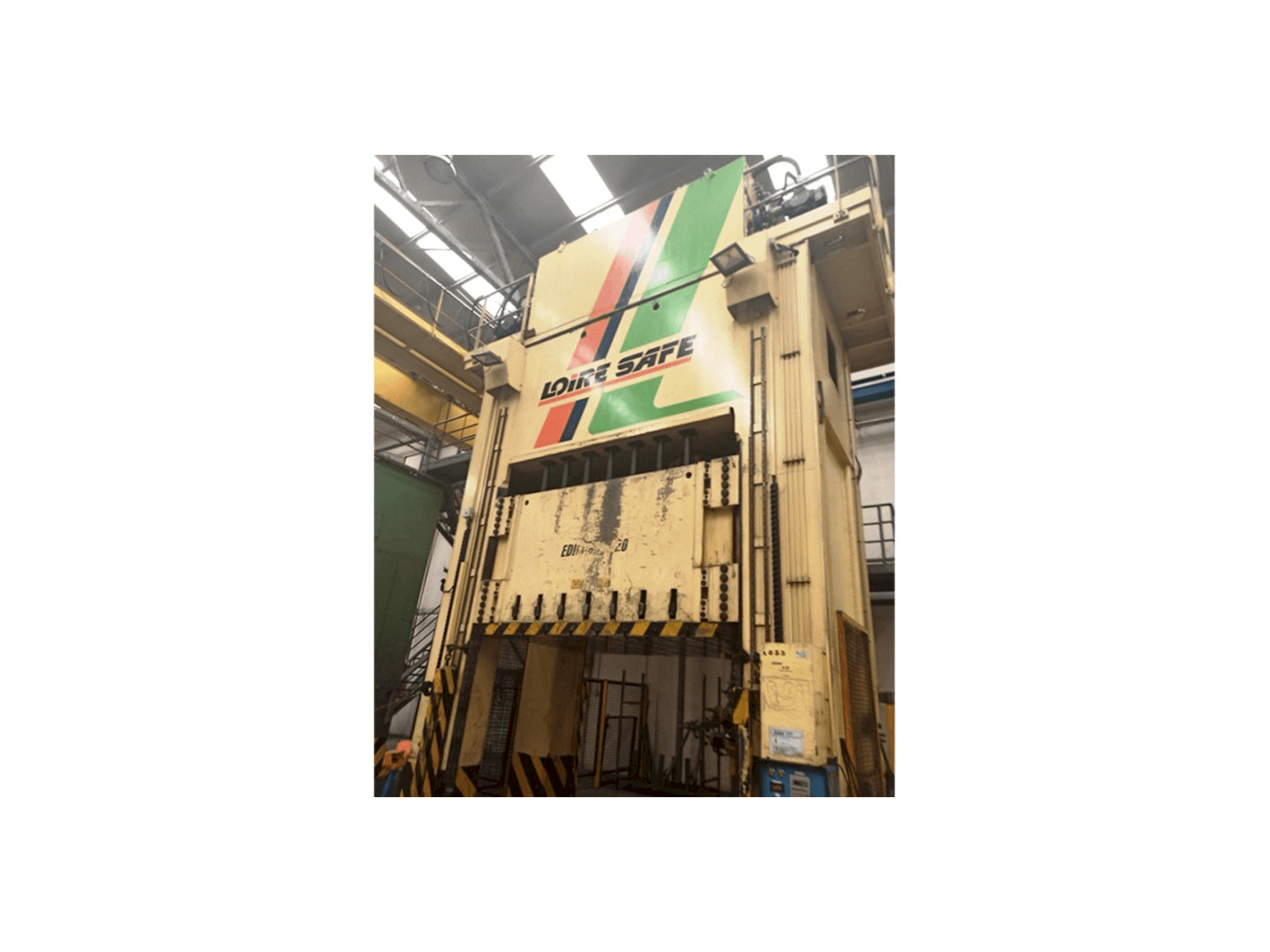 Front view of LOIRE SAFE Edim 800 machine