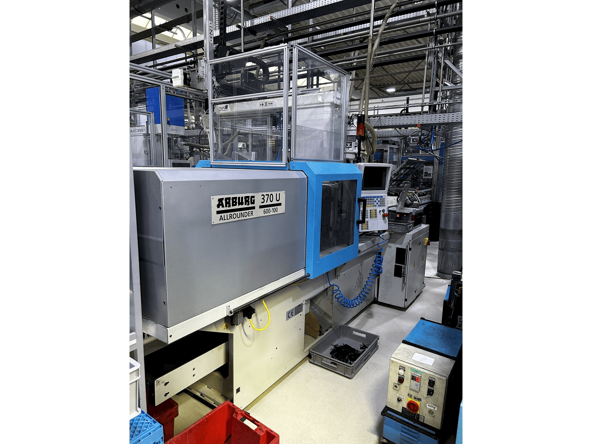 Front view of Arburg Allrounder 370 U 600-100 machine