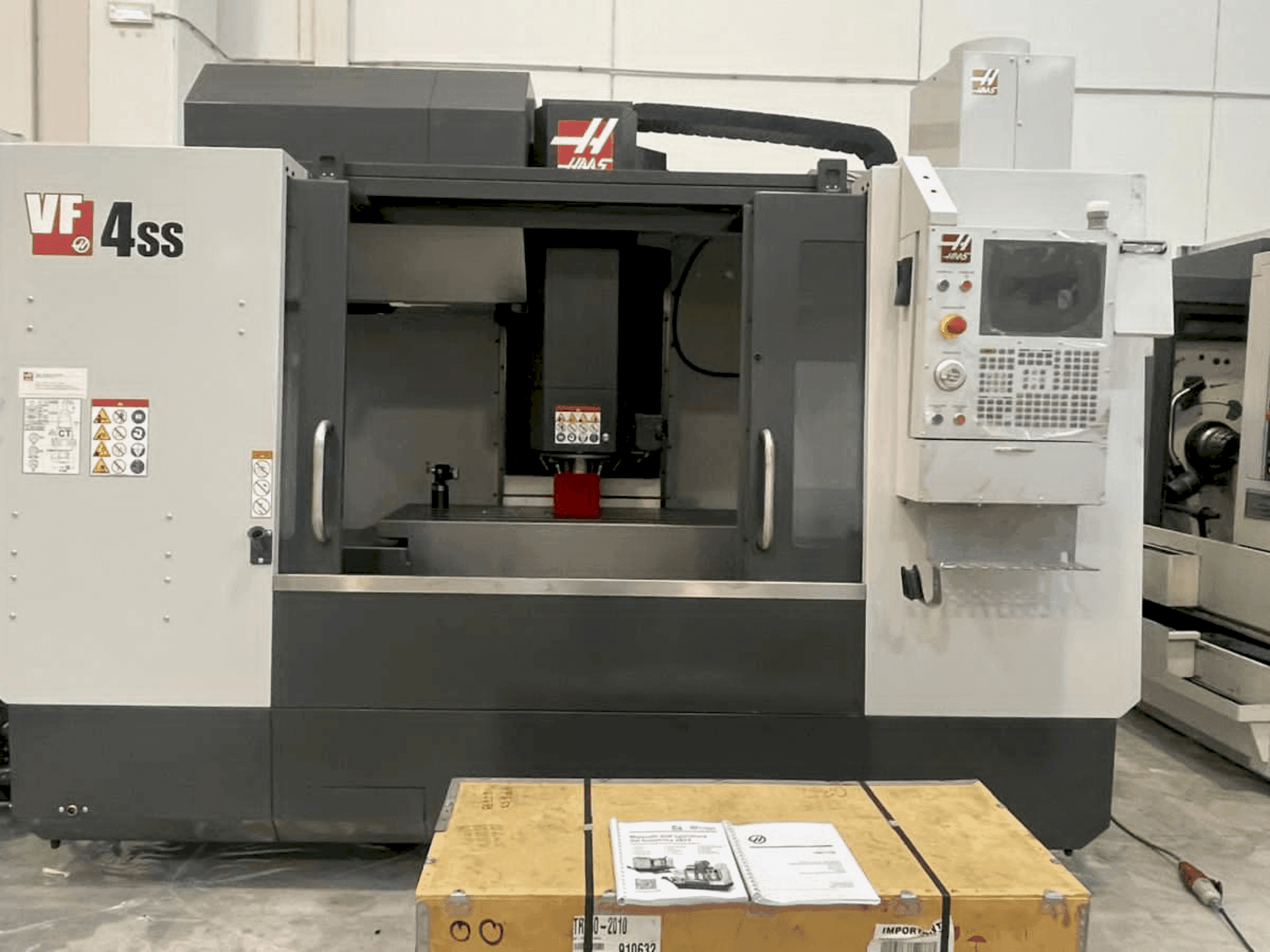 Front view of HAAS VF4SS (2019) machine