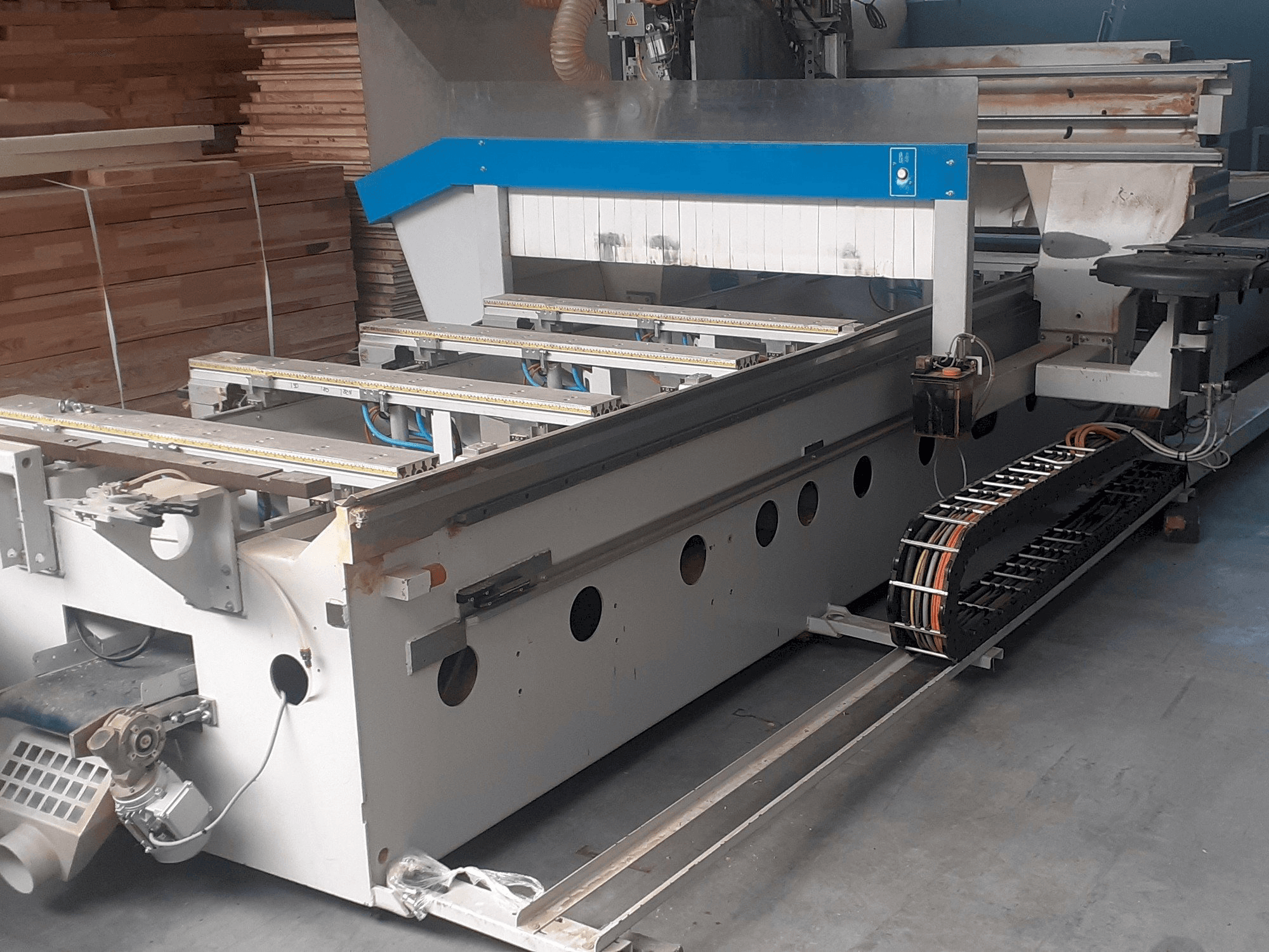 Front view of MASTERWOOD PROJECT 350 machine