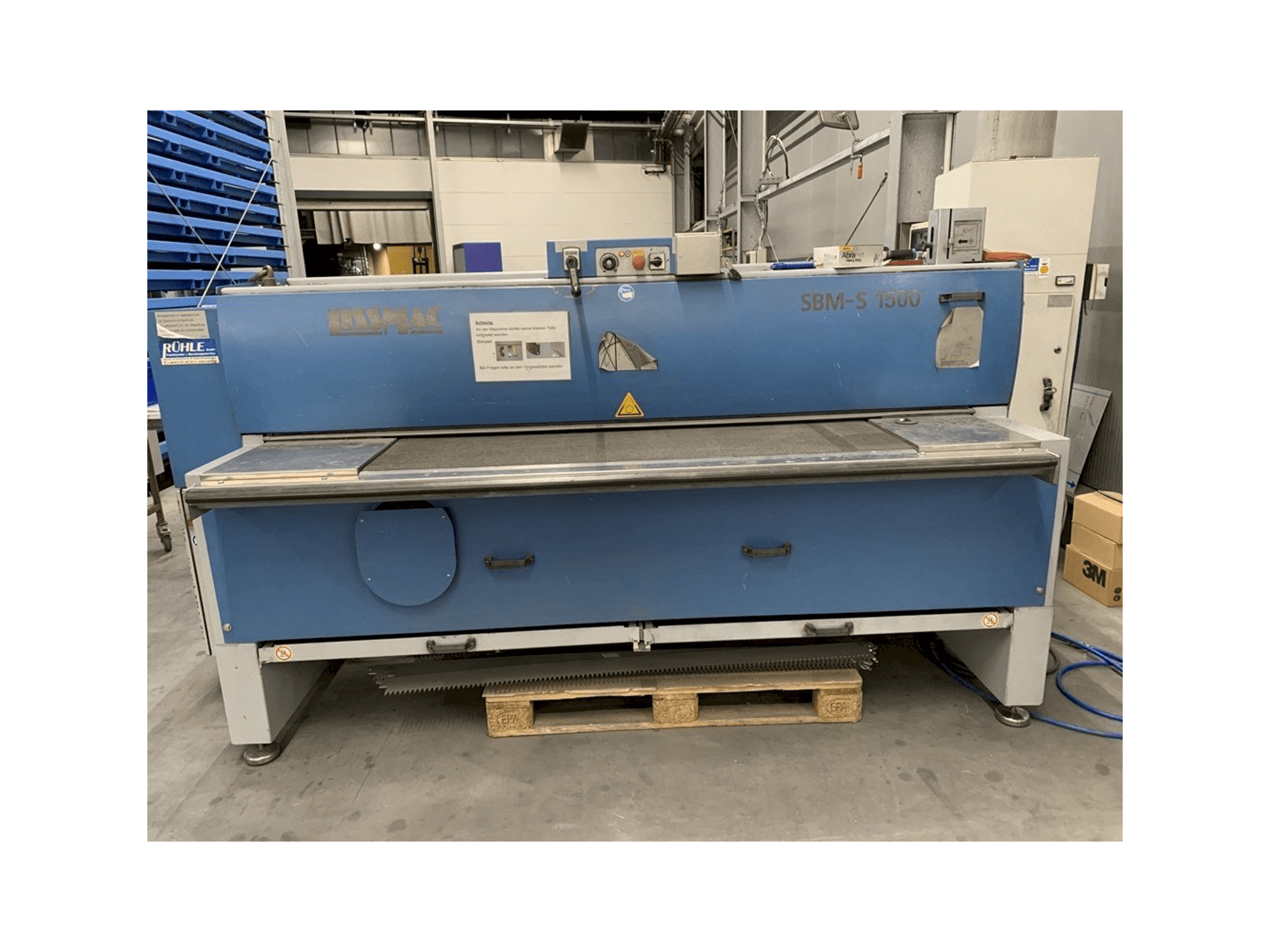 Front view of LISSMAC SBM-S 1500 machine