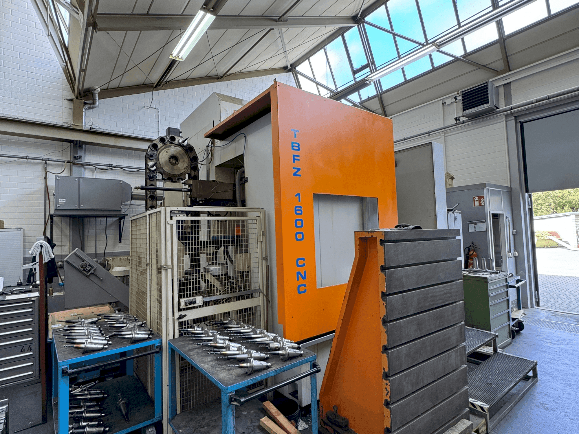 Front view of BUCK TBFZ 1600 machine