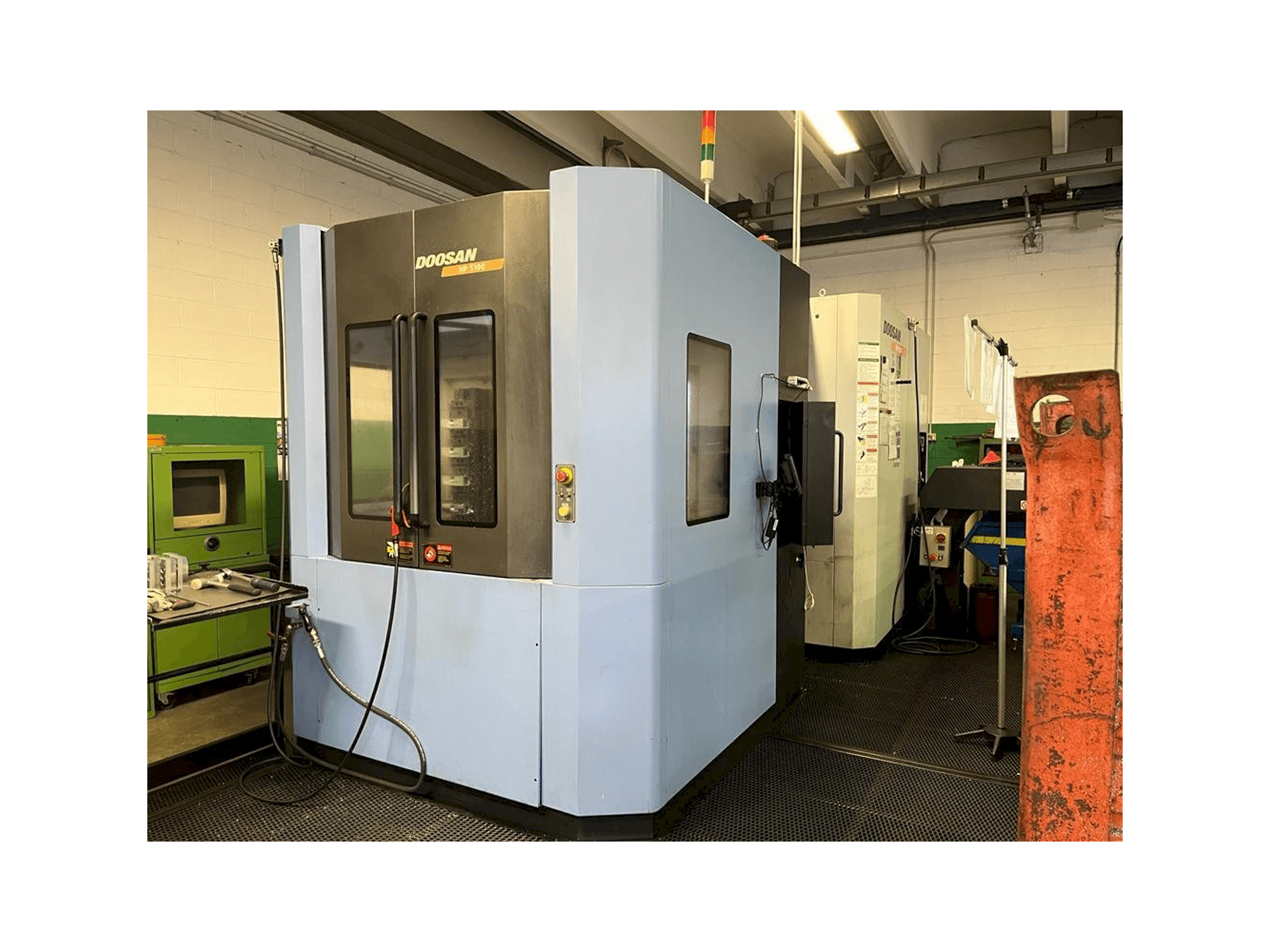 Left side view of Doosan HP5100 machine