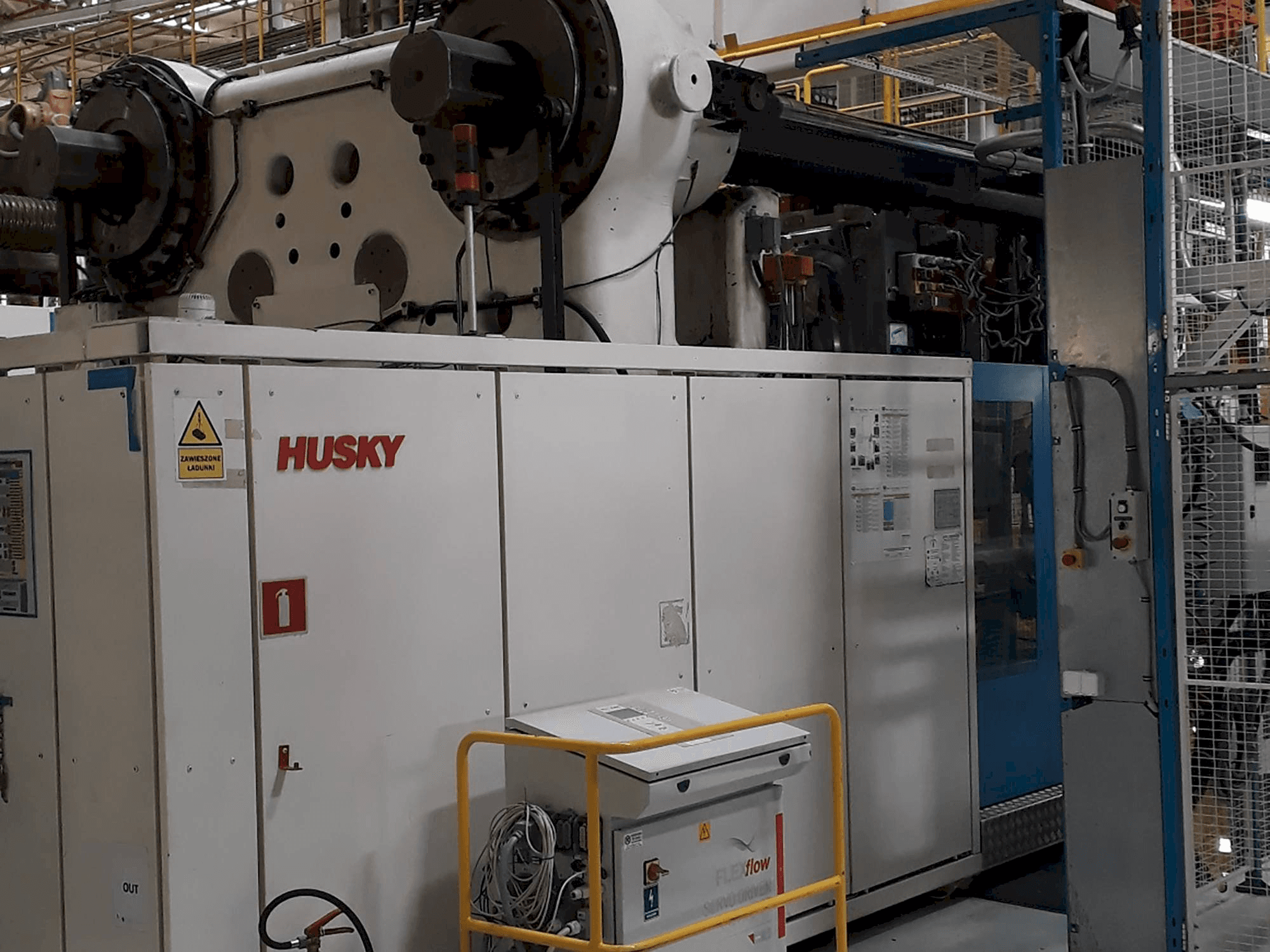 Front view of Husky ELL2350 RS155/145 machine
