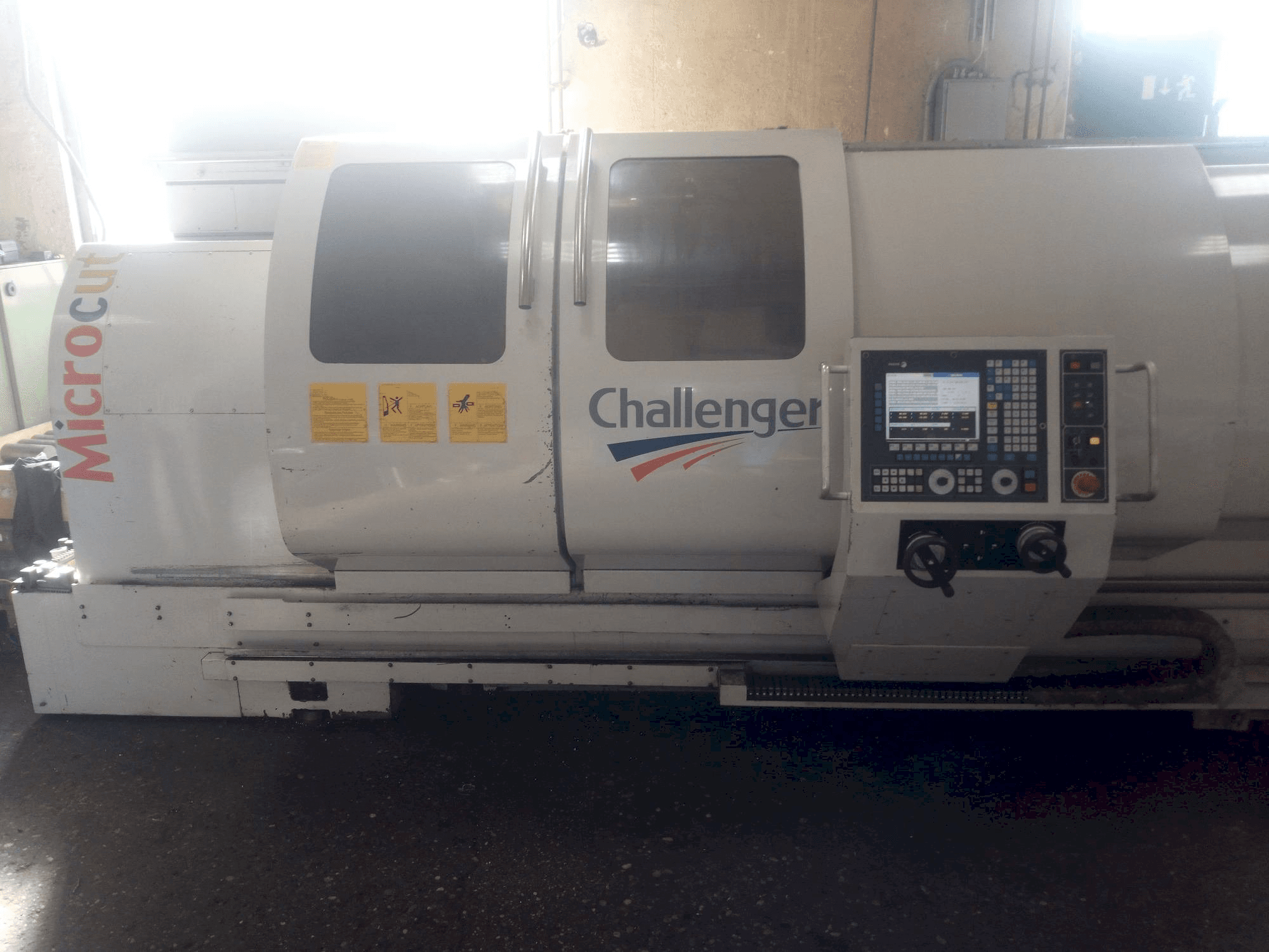 Front view of MICROCUT BNC 2280 machine