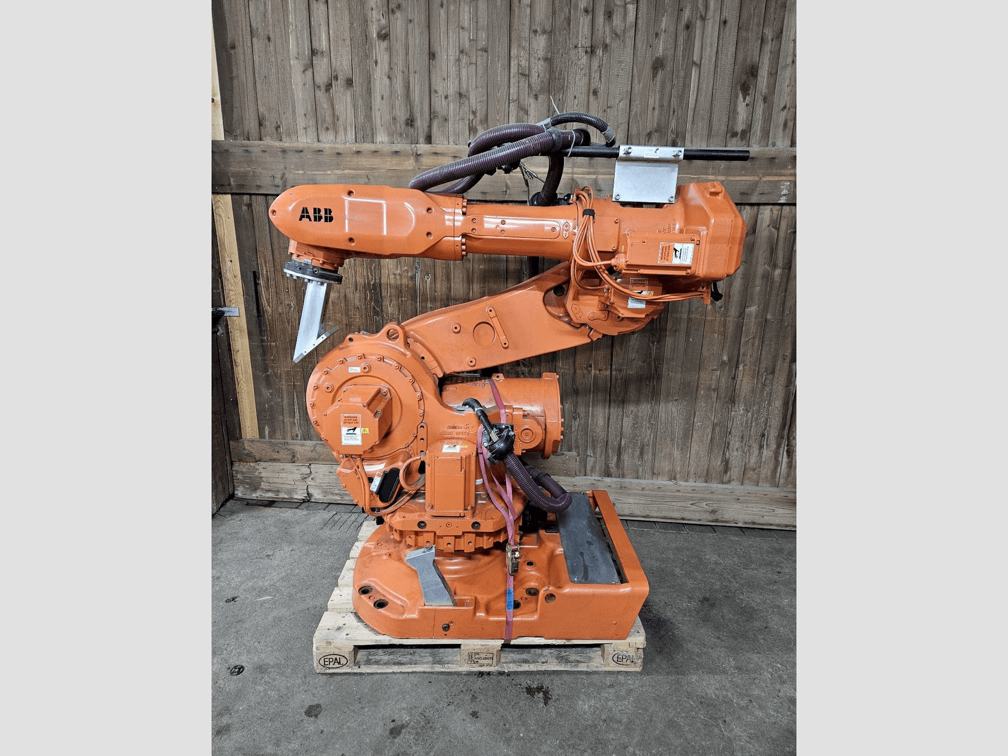 Front view of ABB IRB 6600-175/2.55 machine