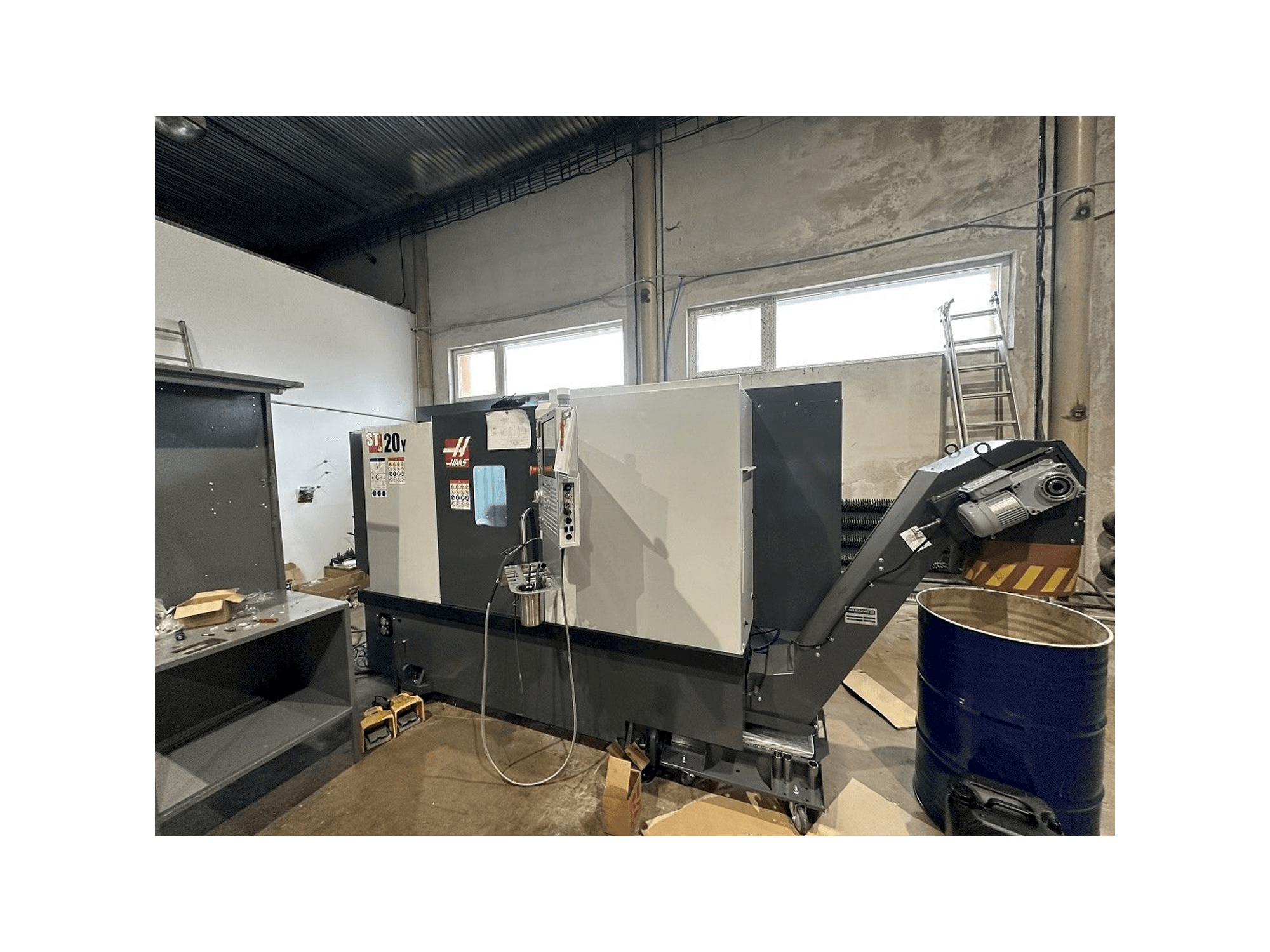 Front view of HAAS ST-20Y machine