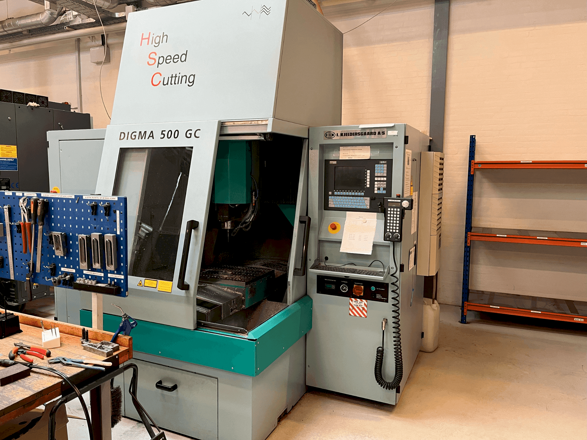 Front view of DIGMA 500 GC machine