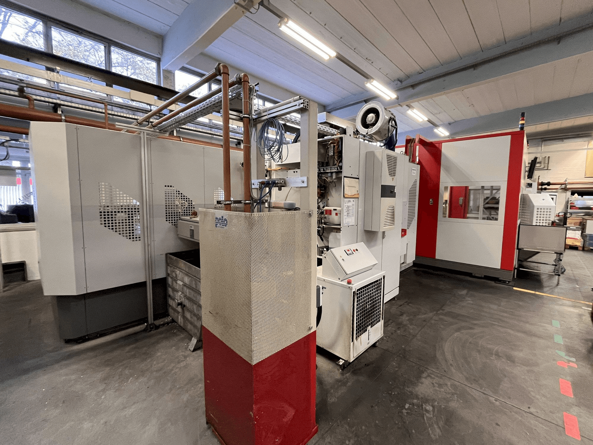 Front view of HERMLE RS1 Robot System machine