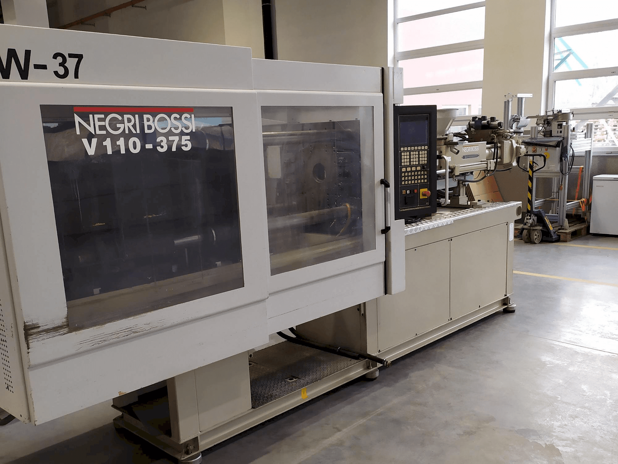 Front view of Negri Bossi V110-375 machine