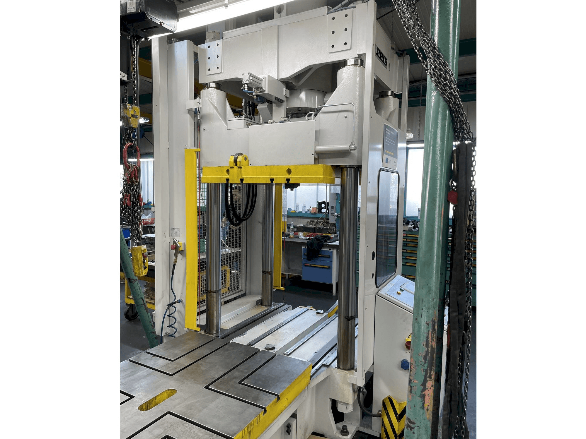 Front view of Reis TUS 100 machine