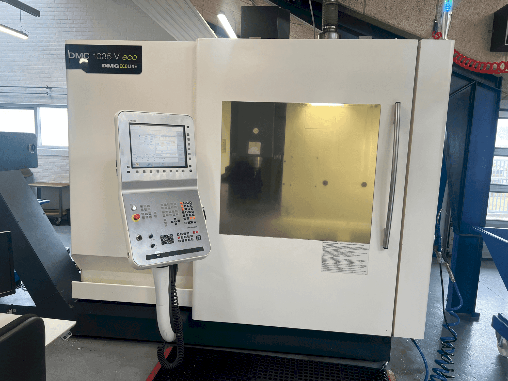 Front view of DMG MORI DMC 1035V eco machine