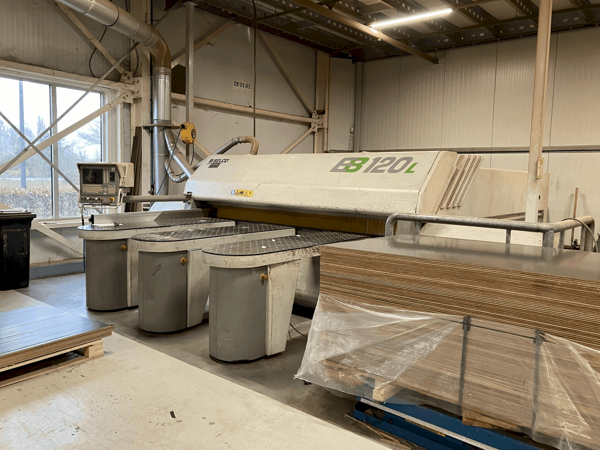 Front view of SELCO EBL 120 machine