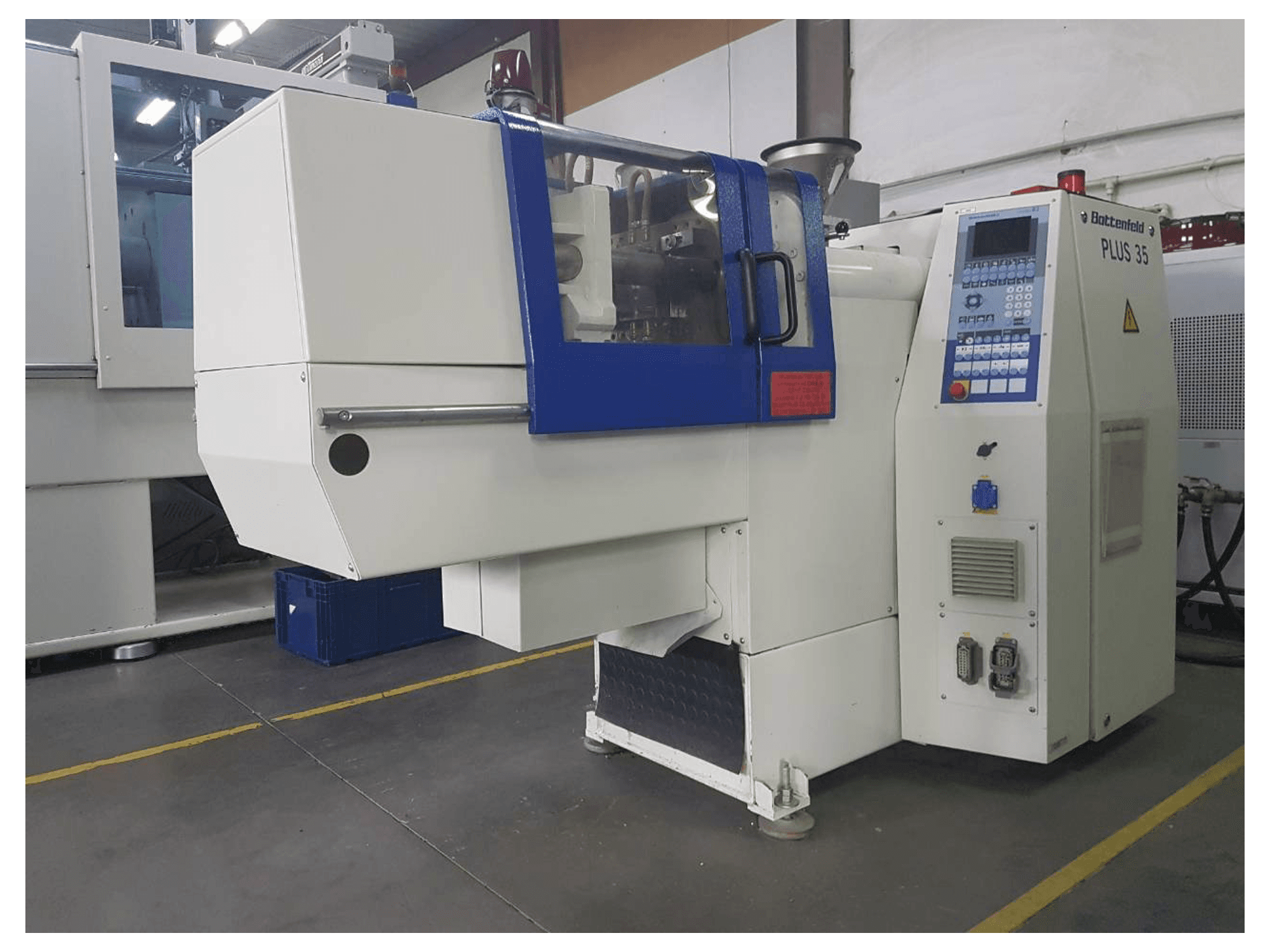 Front view of Battenfeld PLUS 35/75 machine