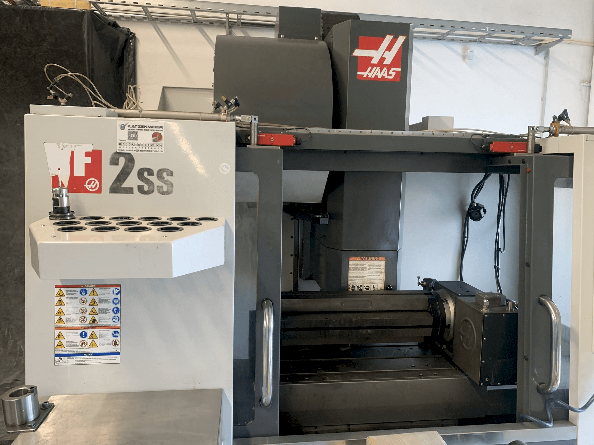 Front view of HAAS VF-2SS machine
