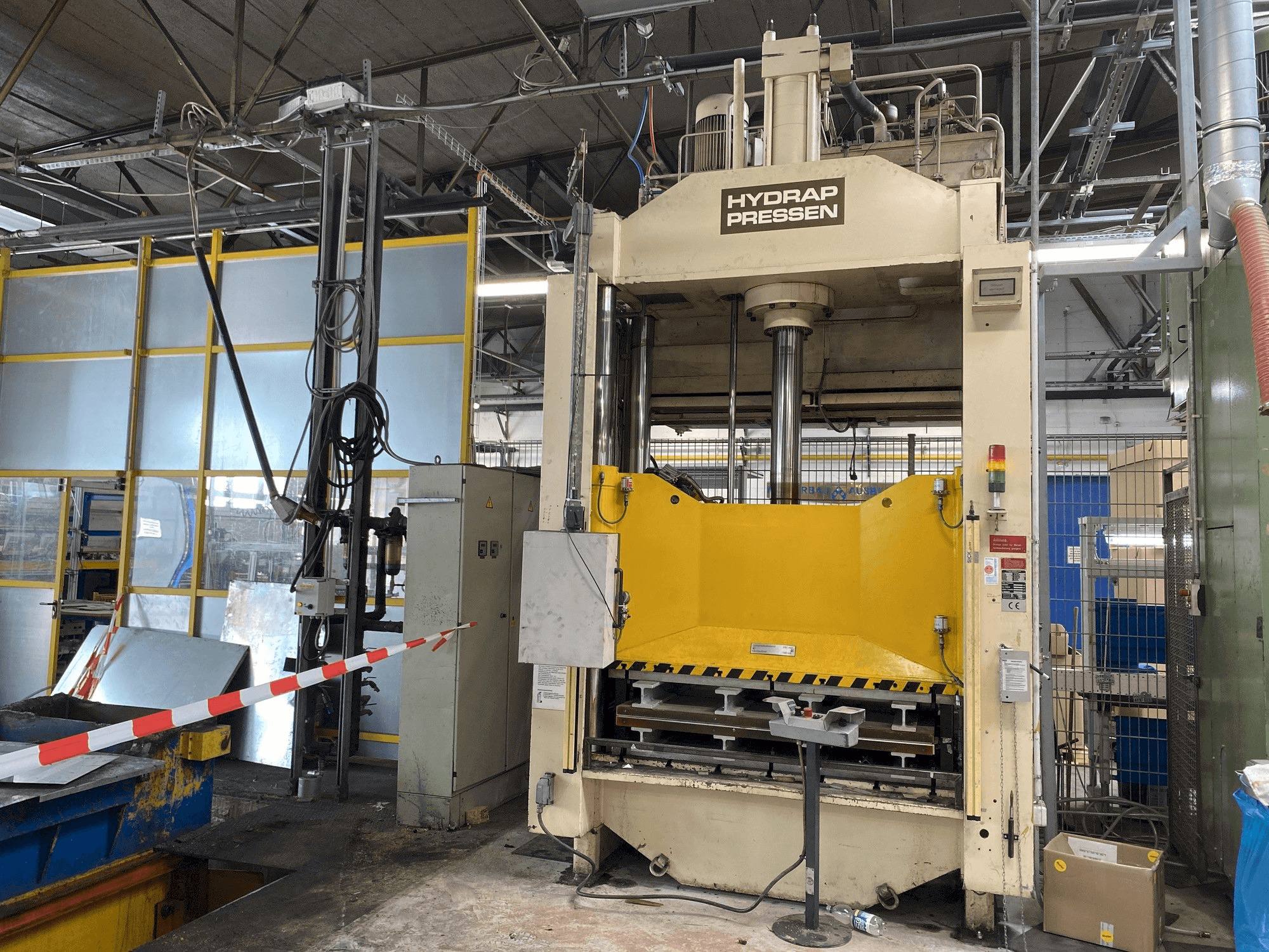 Front view of HYDRAP HPD-S 63 machine