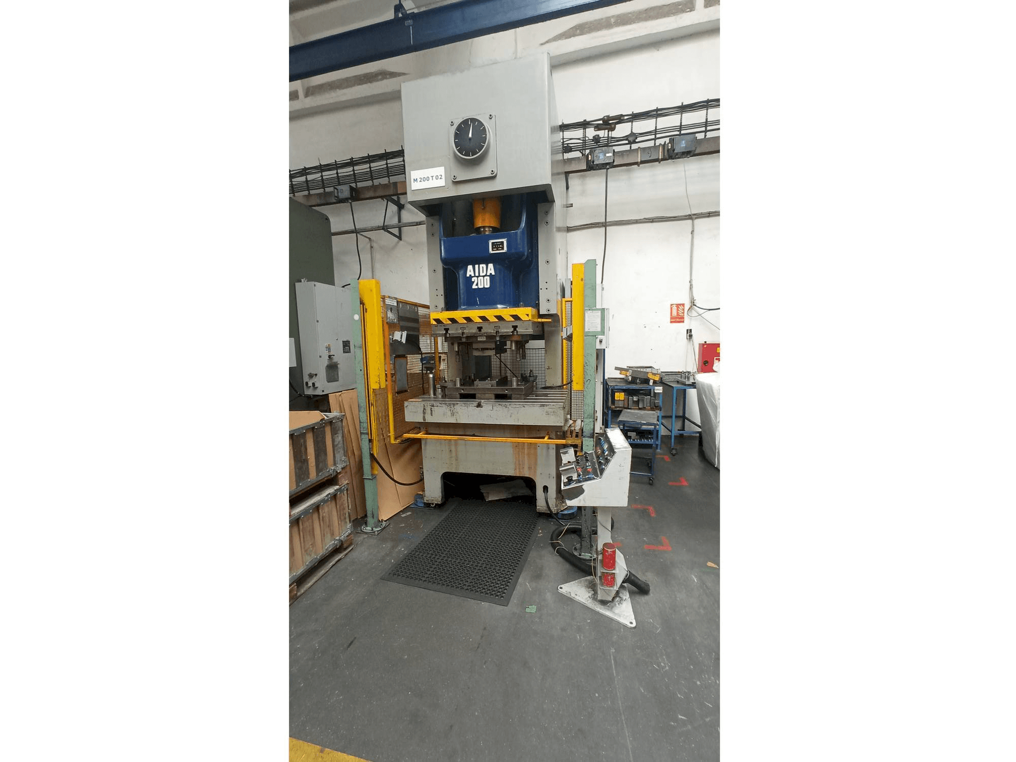 Front view of AIDA NC1-200L machine